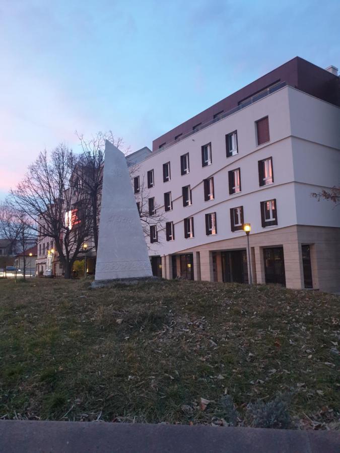 Apartman Viktoria Тузла Экстерьер фото